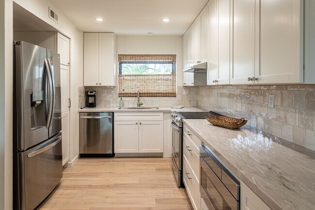 Building Photo - 7322 Alta Vista