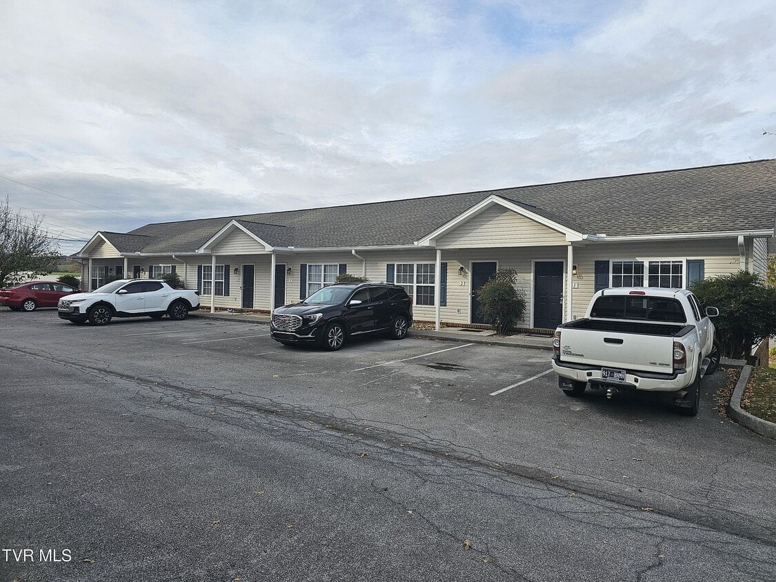 Building Photo - Quiet 1 Bed / 1 Bath in the country