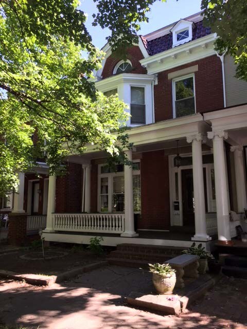 Foto principal - 2517 Stuart Ave