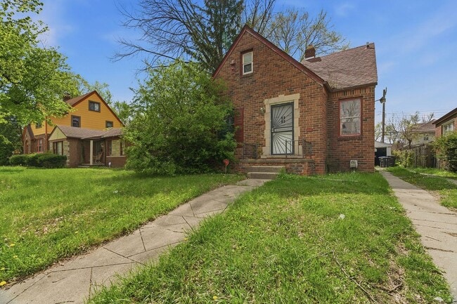 Building Photo - 16717 Trinity St