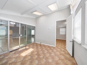 Building Photo - 3207 S Greenpark Dr