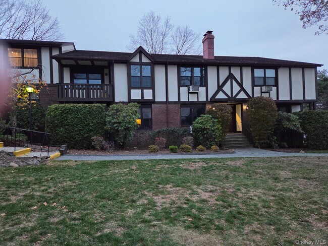 Foto del edificio - 548 Sierra Vista Ln