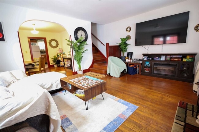 Building Photo - 610 Mitchell St