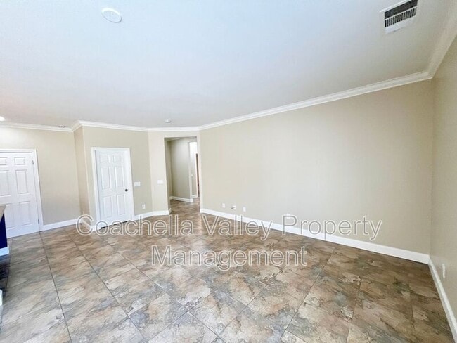 Foto del edificio - 64250 Silver Star Ave