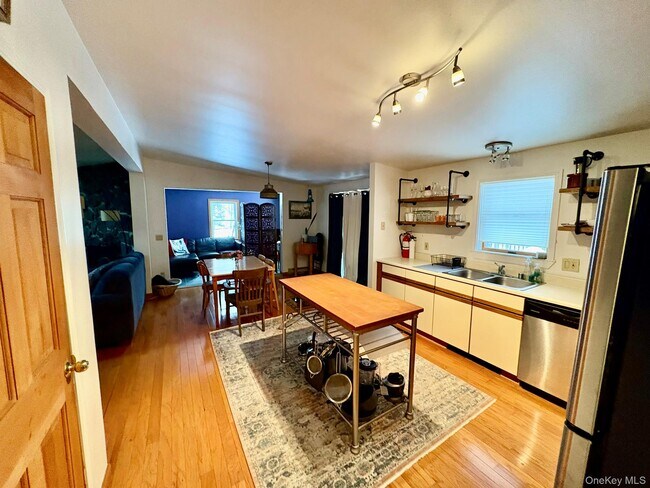 Foto del edificio - 84 Country Rd