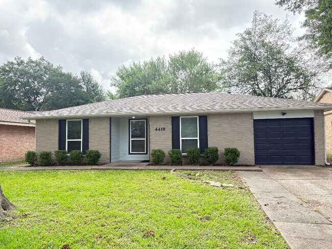 Building Photo - 4419 Reynaldo Dr