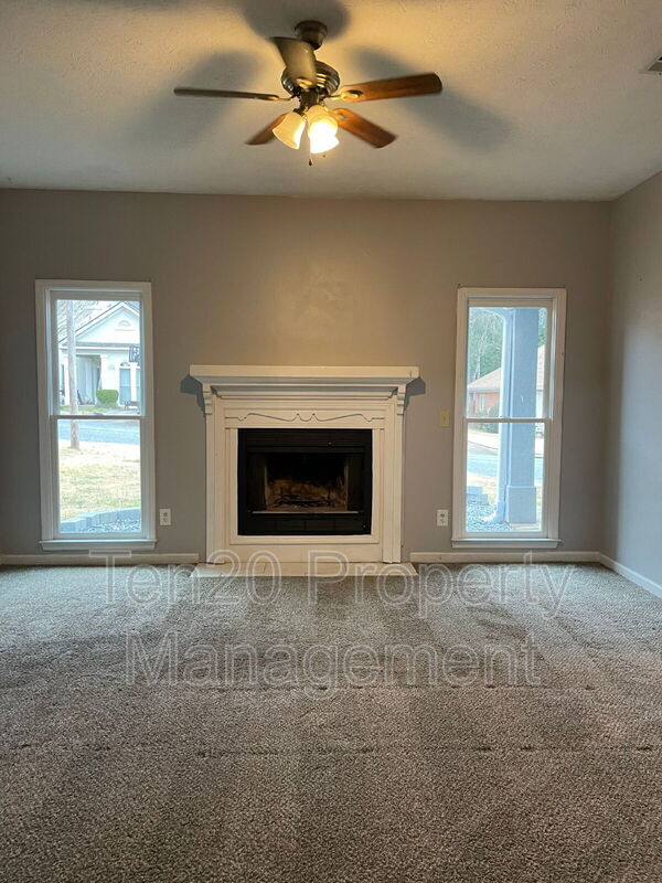 Foto del edificio - 326 Hardaway Ct