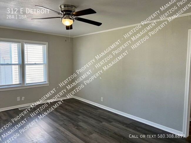 Building Photo - 312 E Detroit-