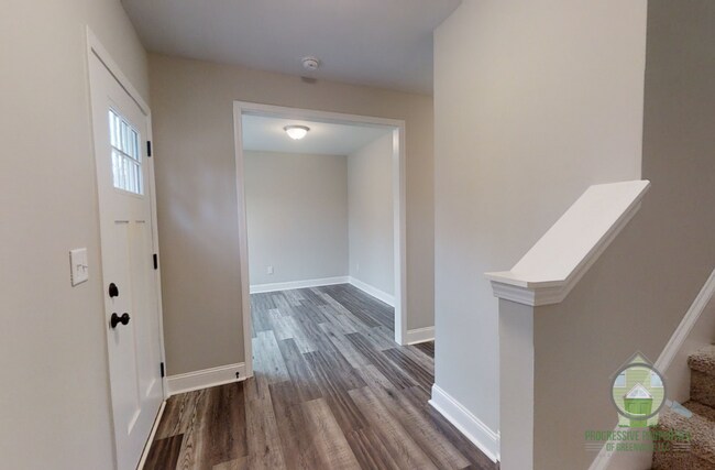 Foto del edificio - 632 Tanner Rd