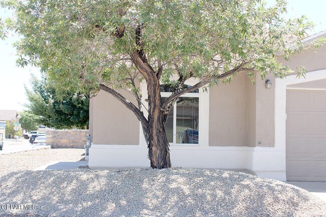 Foto del edificio - 5040 Gold Ranch Ave