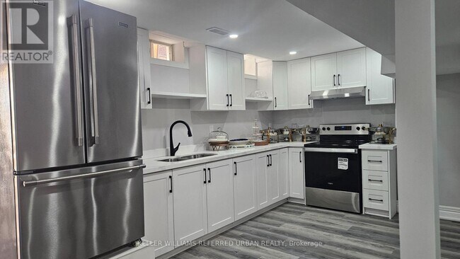 Photo du bâtiment - 1539 Napanee Rd