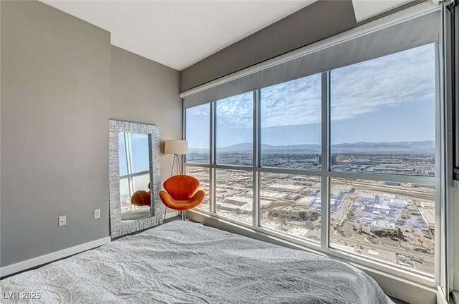 Building Photo - 4575 Dean Martin Dr