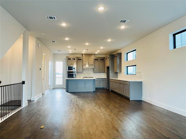 Building Photo - 714 Resort