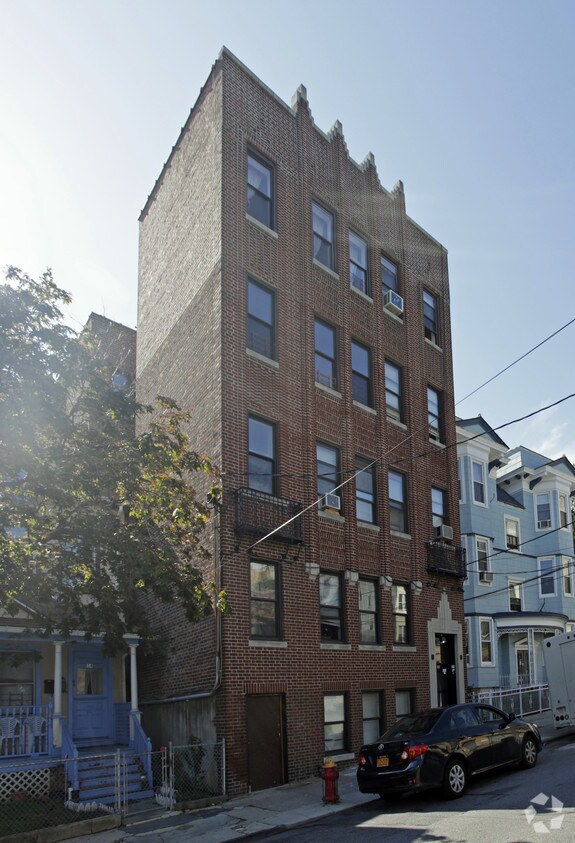 Building Photo - 36 Bruce Ave