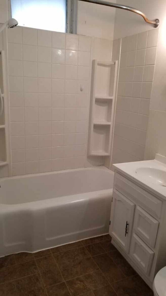 Foto del edificio - 312 W 6th St