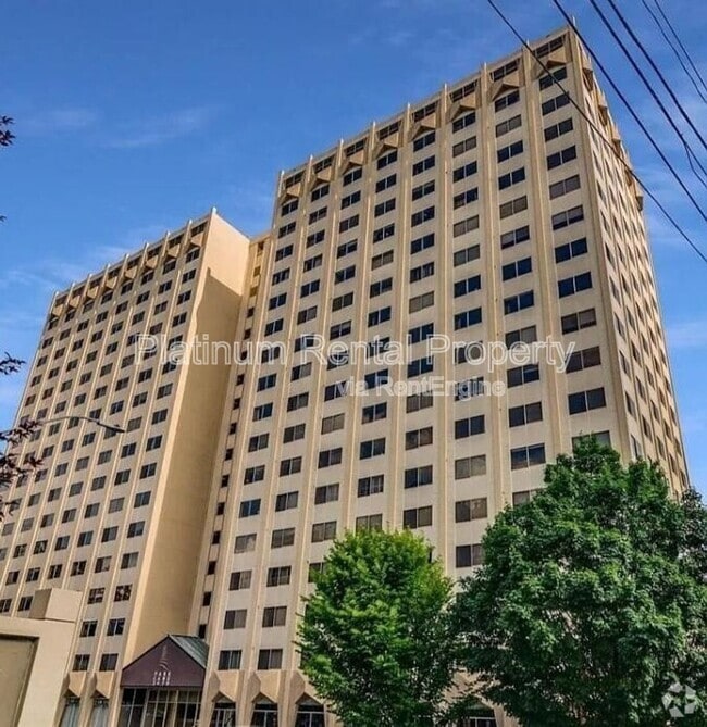 Building Photo - 2479 Peachtree Rd NE