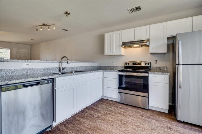 Building Photo - 1824 River Crossing Cir