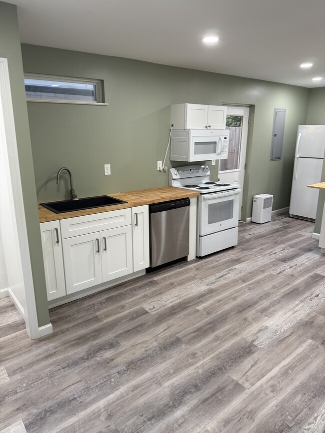 Photo - 3501 Wilcox Blvd House