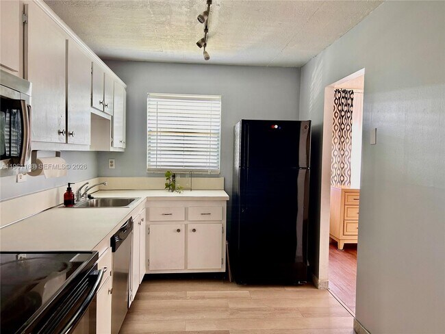 Foto del edificio - 2761 Taft St