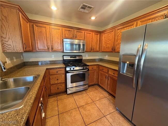 Building Photo - 8292 Amphora St