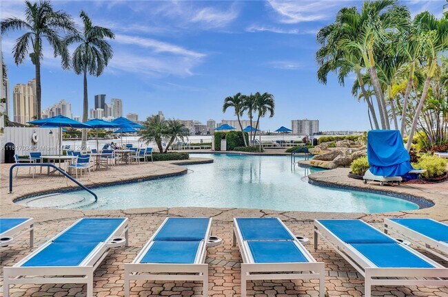 Building Photo - 19101 NE 36th Ct