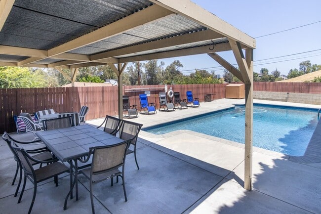 Building Photo - 22436 Avenue San Luis