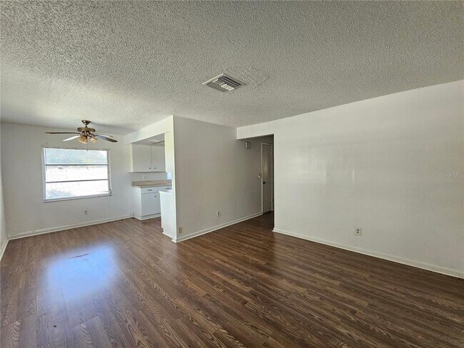Foto del edificio - 209 Northwest Jefferson Cir N