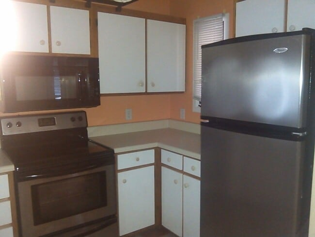 Foto del edificio - Chapel Hill -Mill Creek 4BR/2BA Garden-sty...