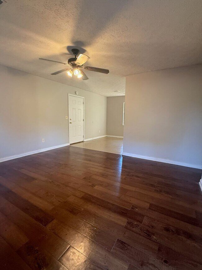 Foto del edificio - Charming 3 bedroom 1 bath house