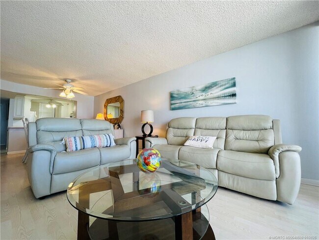 Foto del edificio - 9940 S Ocean Dr