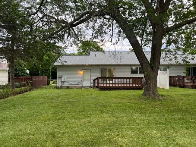 Photo - Beautiful 3 bedroom 1 bathroom Home (Section 8 Aproved)