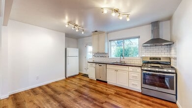 Building Photo - 1442 3rd St