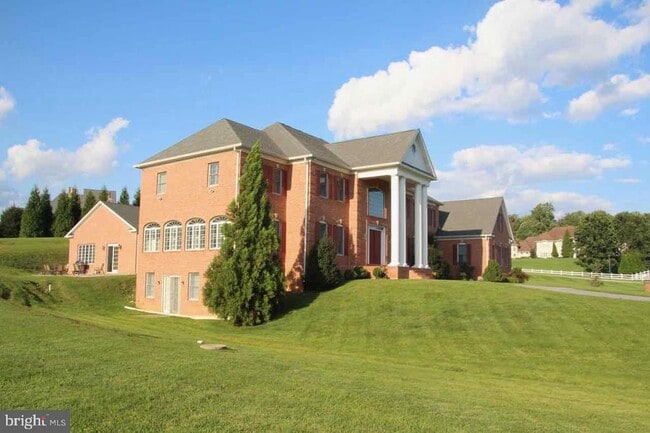 Building Photo - 2 Timberpark Ct
