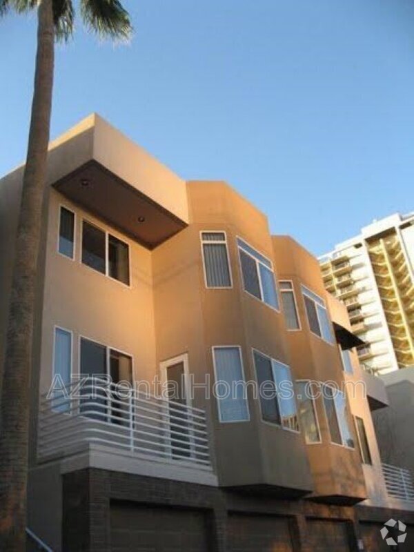 Building Photo - 3633 N 3rd Ave