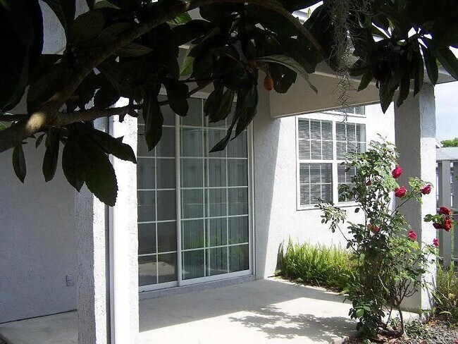 Building Photo - 2405 SW 20th Terrace