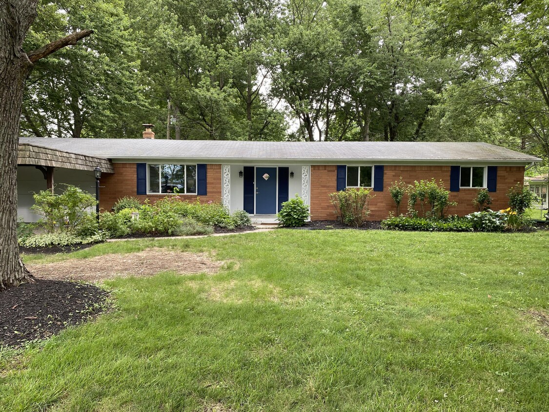 Primary Photo - 13331 Allisonville Rd