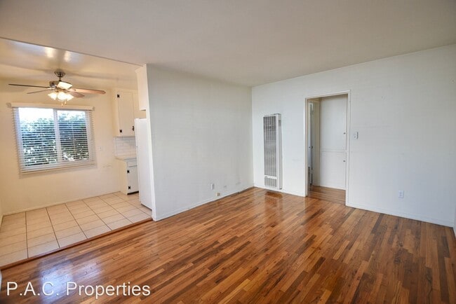 Building Photo - 1 br, 1 bath Apartment - 4913 Kester Avenu...