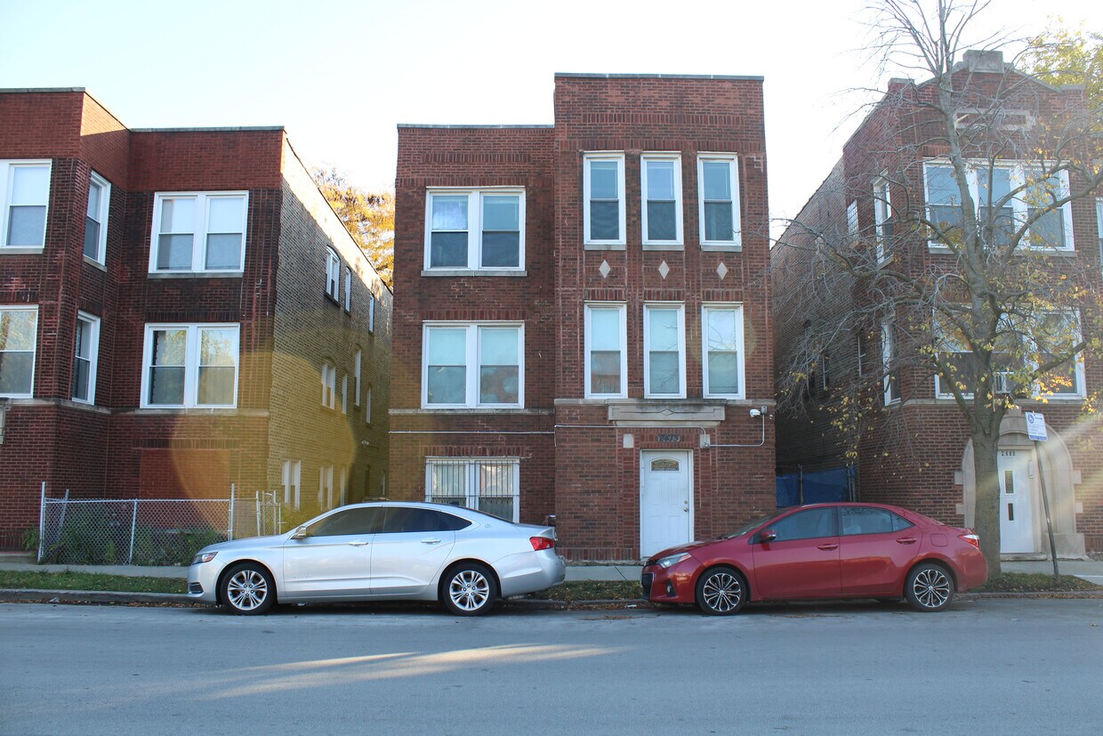 Primary Photo - 2413 E 73rd St