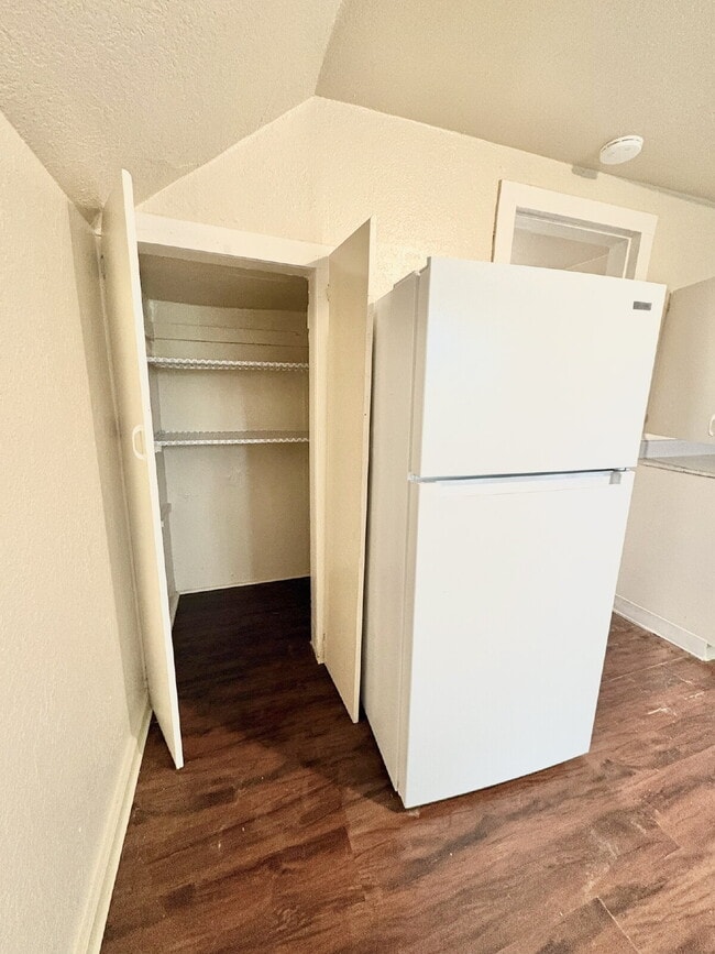 Building Photo - Bright & Centrally Located 1-Bedroom Apartment Near Downtown San Jose