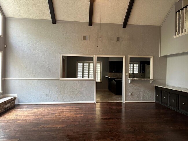 Building Photo - 6015 Elmgrove Rd