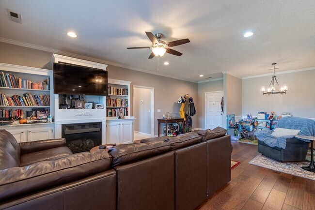 Building Photo - 2117 Balclutha Ln