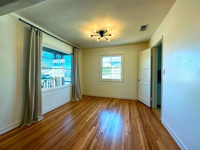 Foto del edificio - Welcome to your new home located centrally...