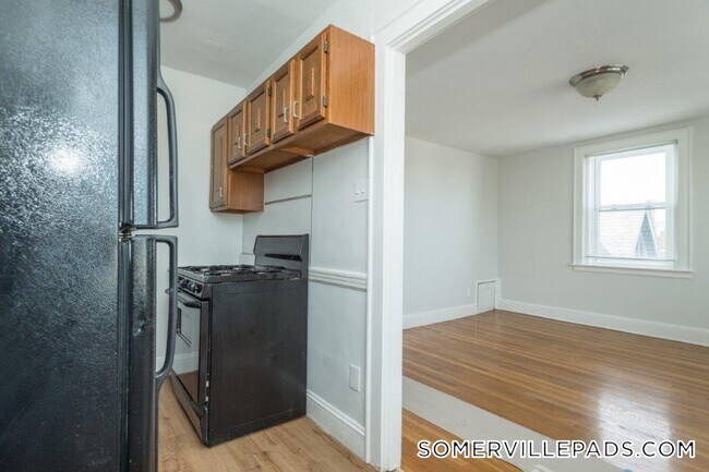 Building Photo - 138 Highland Ave