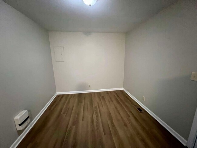 Foto del edificio - 3 Bedroom Duplex near Murfreesboro City Center! *Large Carport*