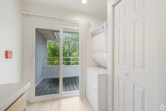 Foto del edificio - 14824 W Hidden Creek Ct