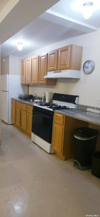 Primary Photo - 1296 E 55th St