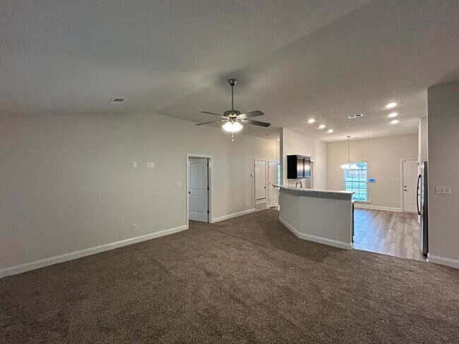 Building Photo - 5909 Kuykendall Dr