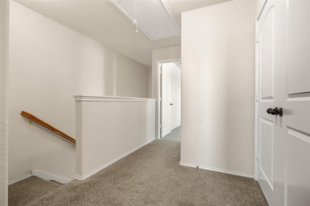 Foto del edificio - 377 Orbit Dr