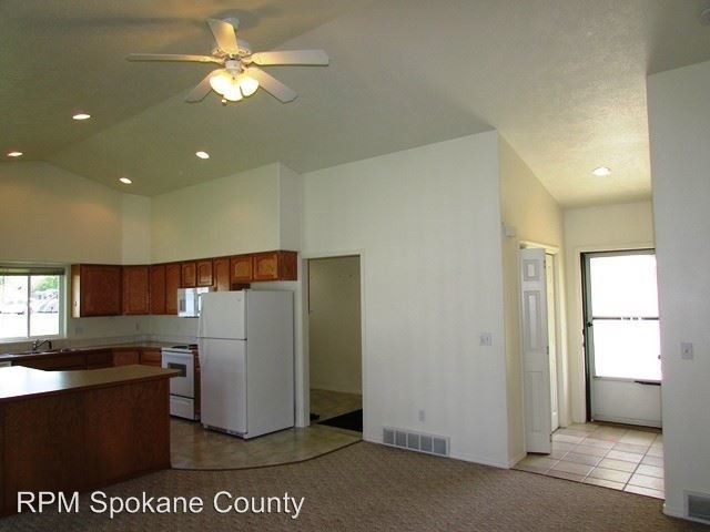 Building Photo - 3 br, 2 bath House - 10323 E Victory Lane