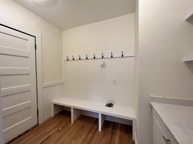 Building Photo - 268 Huron Ave